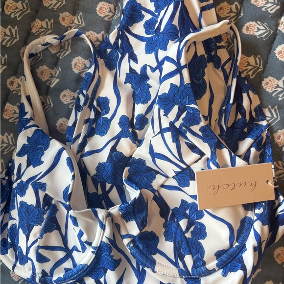 NWT Hutch Swimsuit // Sally Belted Vine // Size Large - Picture 5 of 9